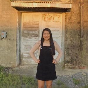 Meet your Posher, Yesenia